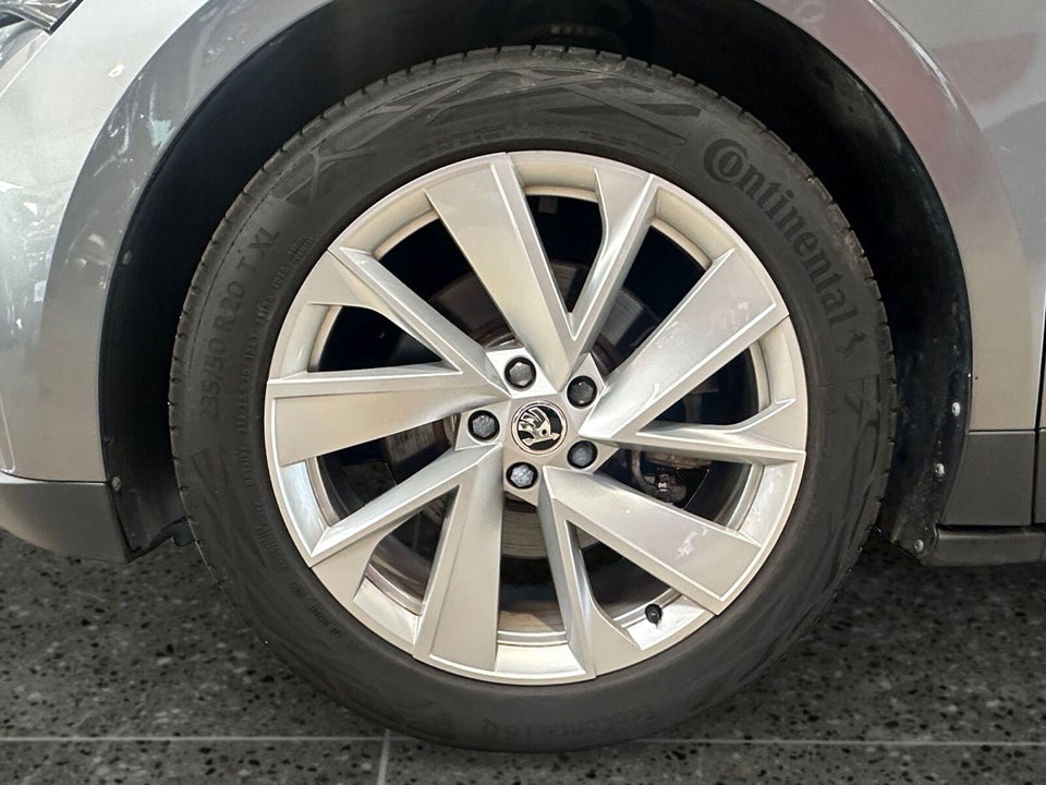 Skoda Enyaq 60 iV Lounge 5d