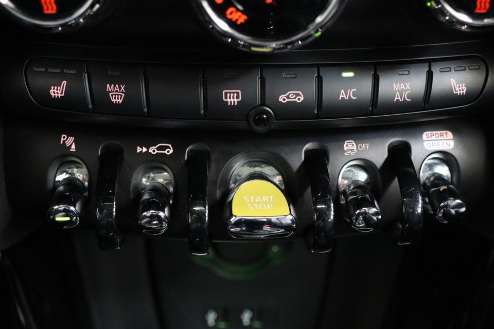 MINI Cooper SE Greenwich 3d