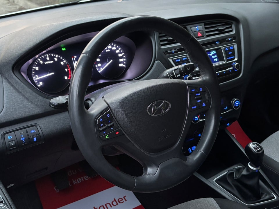 Hyundai i20 1,25 Premium 5d