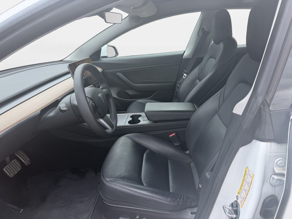 Tesla Model 3 Standard Range+ RWD 4d