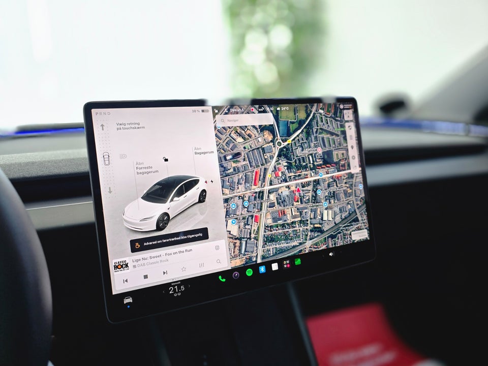Tesla Model 3 Long Range AWD 4d