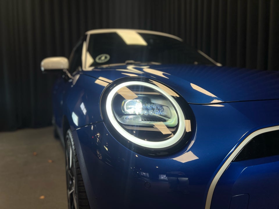 MINI Cooper E Favoured Trim L 3d