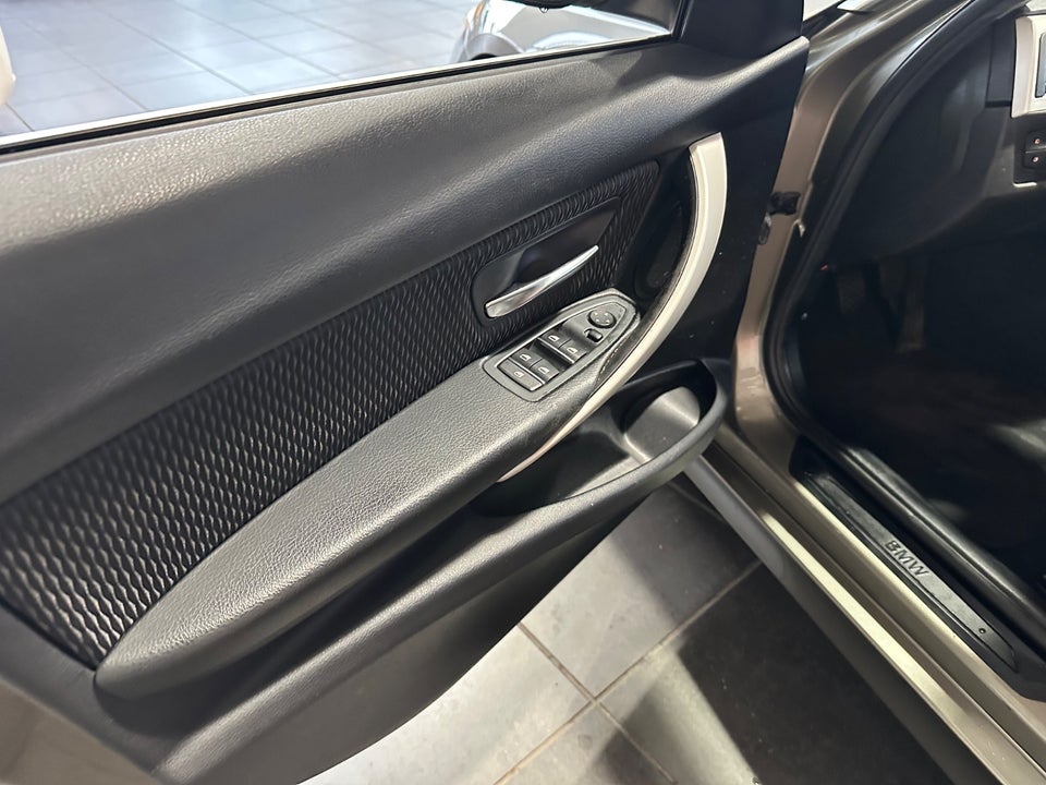 BMW 318i 1,5 Touring 5d