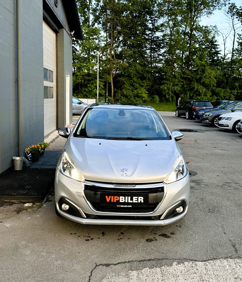 Peugeot 208 1,6 BlueHDi 100 Envy Sky 5d