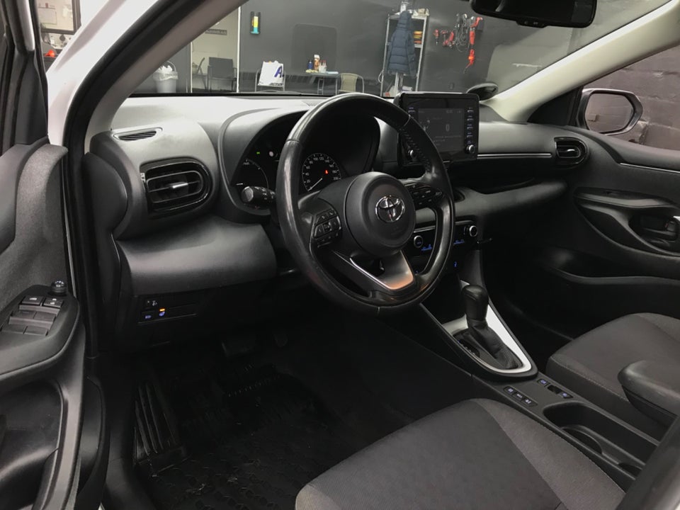 Toyota Yaris 1,5 Hybrid H3 Vision e-CVT 5d