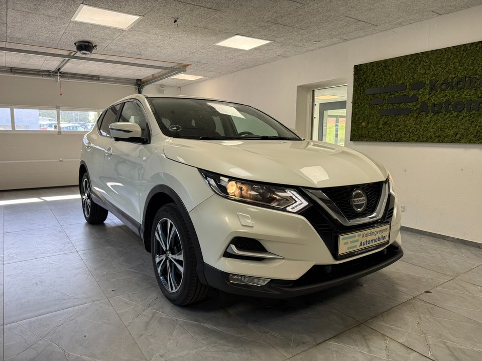 Nissan Qashqai 1,3 Dig-T 140 N-Connecta 5d
