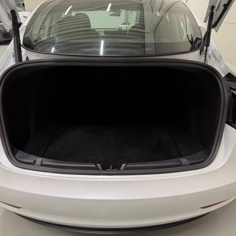 Tesla Model 3 Long Range AWD 4d