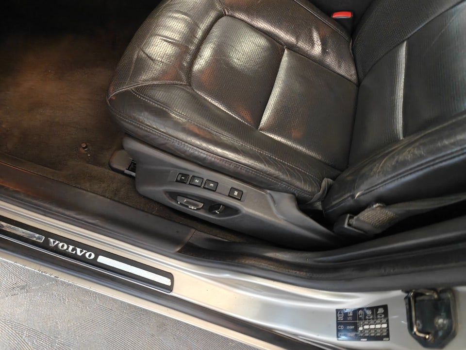 Volvo V70 2,4 D5 185 R-Design aut. 5d
