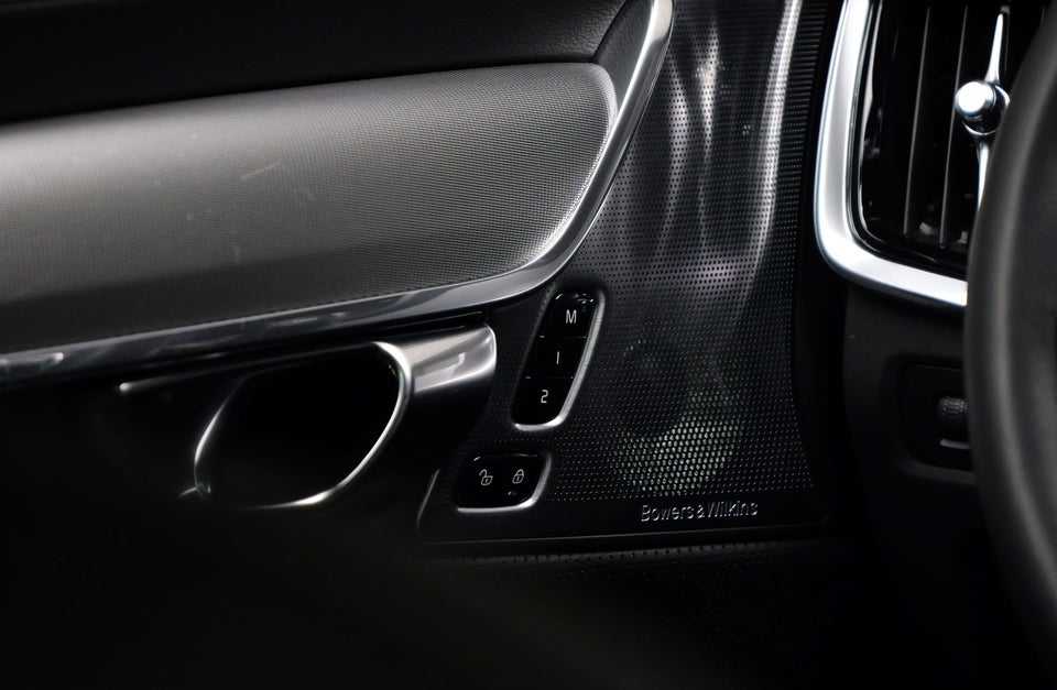 Volvo V90 2,0 T6 ReCharge R-Design aut. AWD 5d