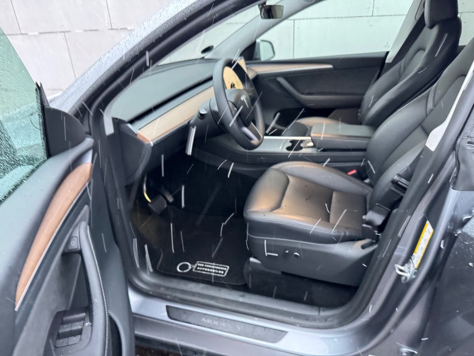 Tesla Model Y Long Range AWD 5d