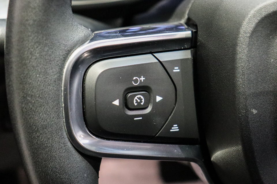 Volvo XC40 1,5 T5 ReCharge Momentum aut. 5d