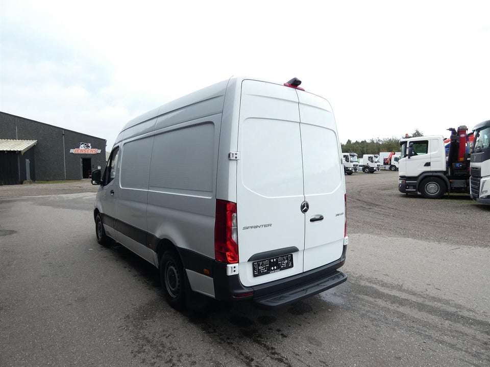 Mercedes Sprinter 316 2,2 CDi A2 Kassevogn RWD