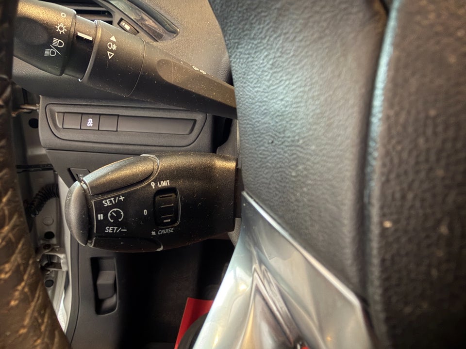 Peugeot 208 1,2 VTi 82 Active 5d