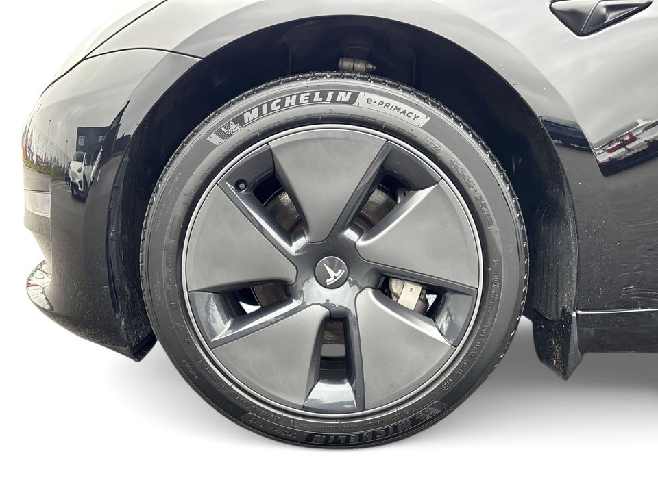 Tesla Model 3 Long Range RWD 4d