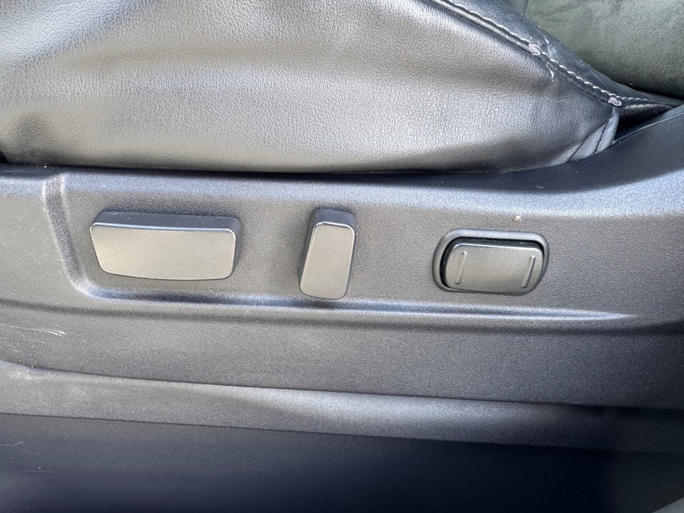 Mitsubishi Outlander 2,4 PHEV Intense CVT 4WD 5d