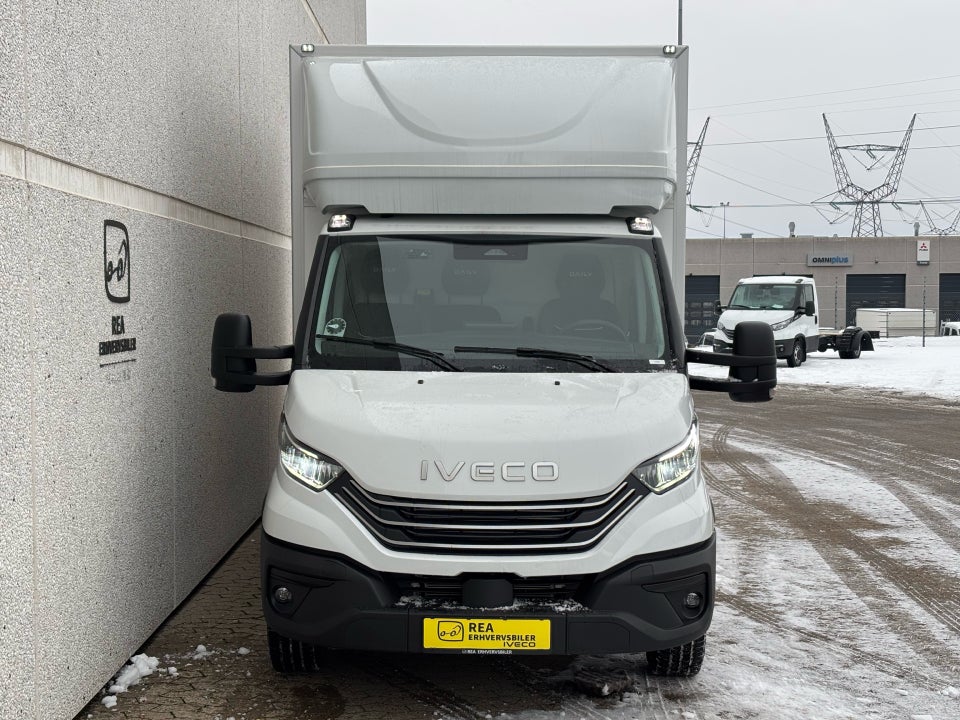 Iveco Daily 3,0 35S18 4100mm Box m/lift AG8