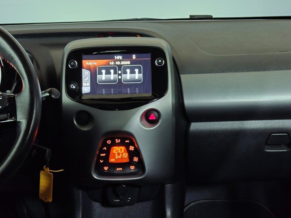 Toyota Aygo 1,0 VVT-i x-press x-shift 5d