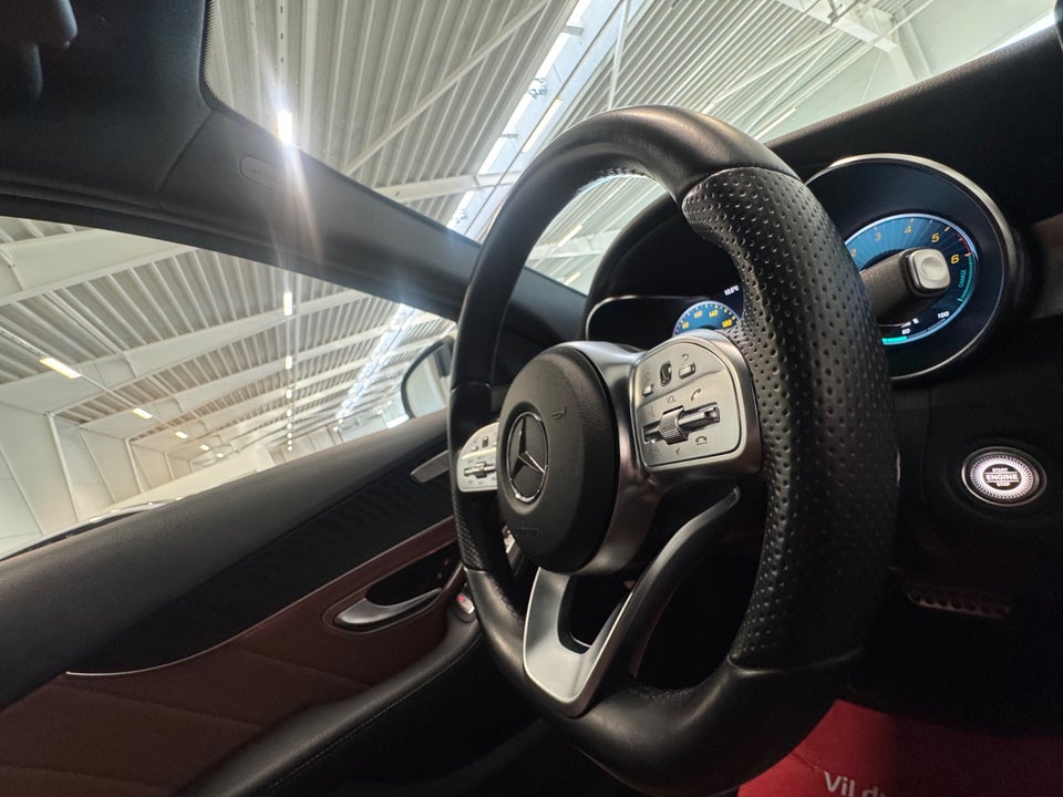 Mercedes C300 de 2,0 AMG Line stc. aut. 5d