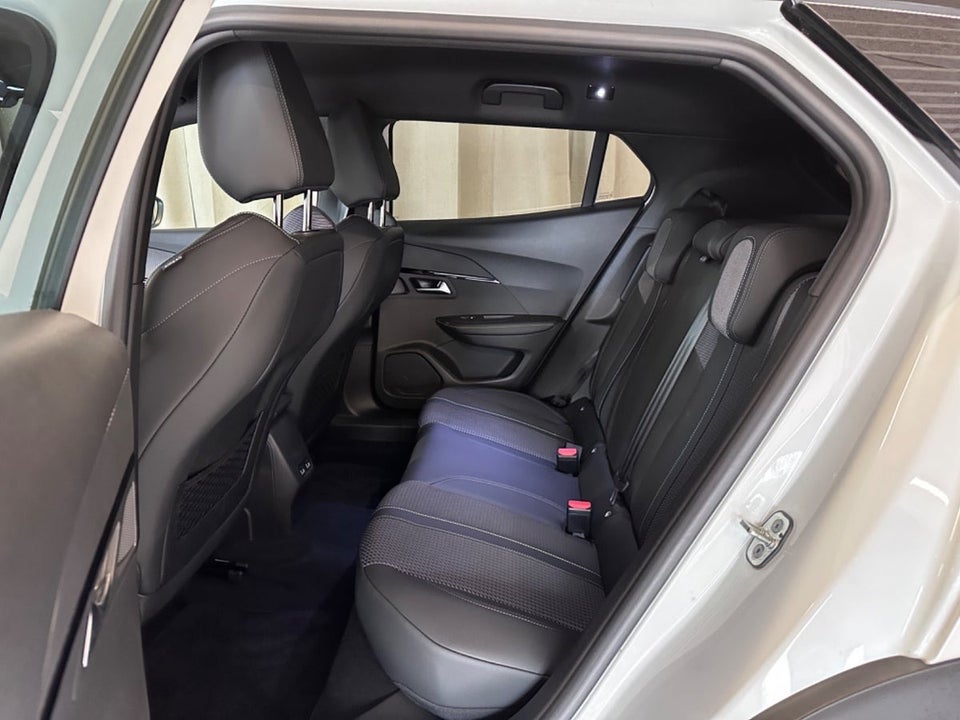 Peugeot e-2008 50 GT 5d