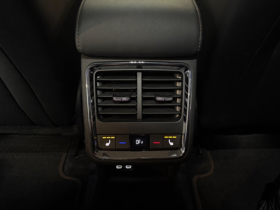 Skoda Enyaq 80 iV Suite 5d