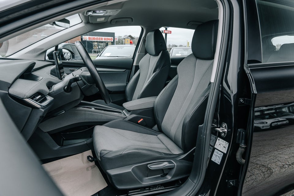 Skoda Enyaq 60 iV Loft 5d