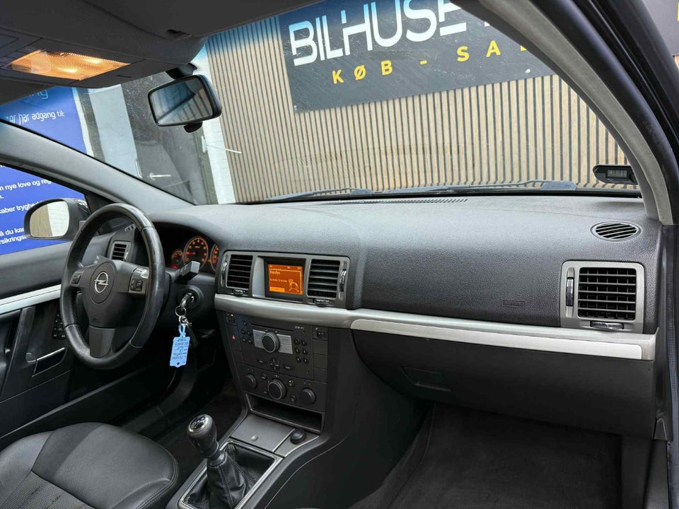 Opel Vectra 1,8 16V 140 Limited 5d