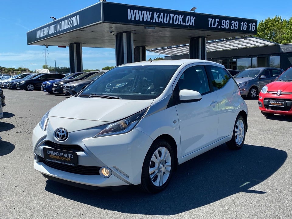 Toyota Aygo 1,0 VVT-i x-wave 5d