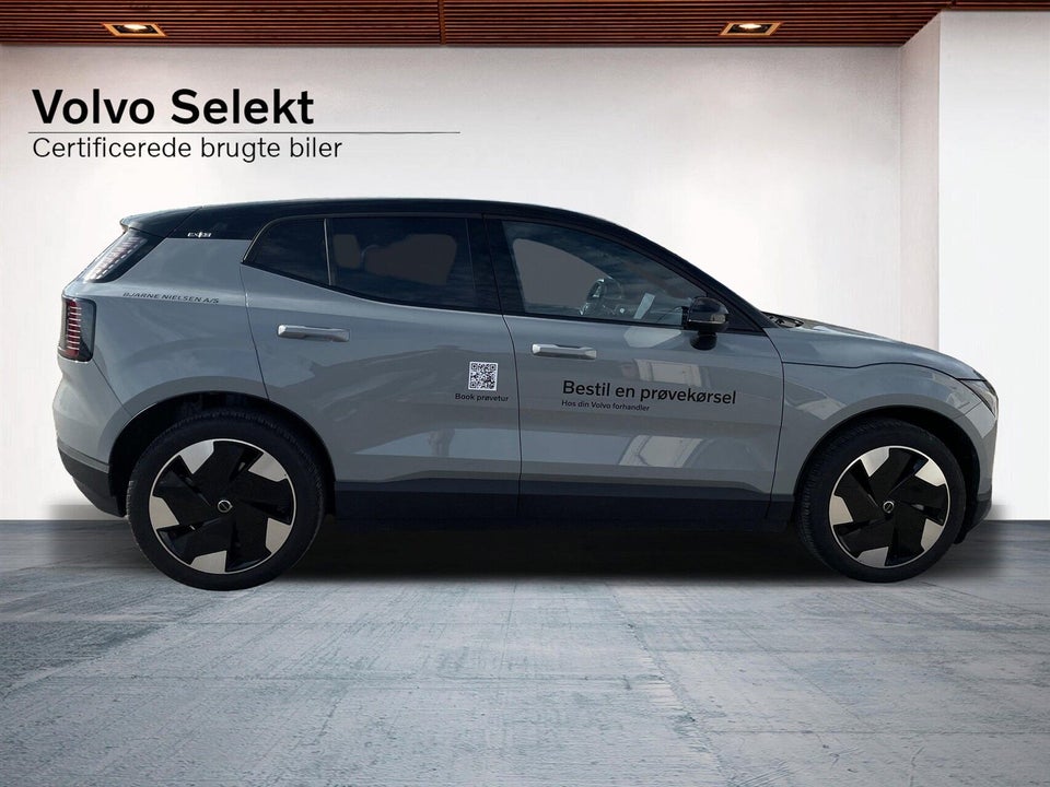 Volvo EX30 Extended Range Plus 5d