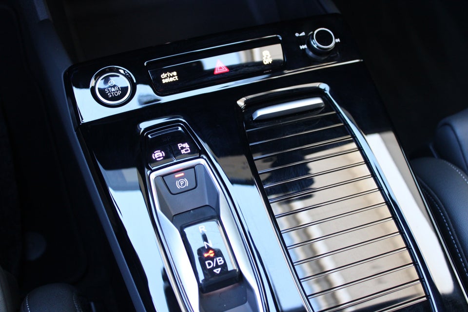 Audi Q6 e-tron S-line performance 5d