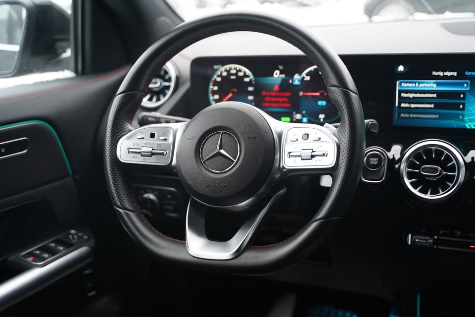Mercedes EQA300 AMG Line 4Matic 5d