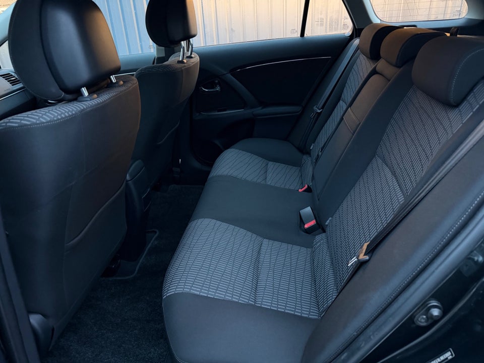 Toyota Avensis 1,8 VVT-i TX stc. 5d