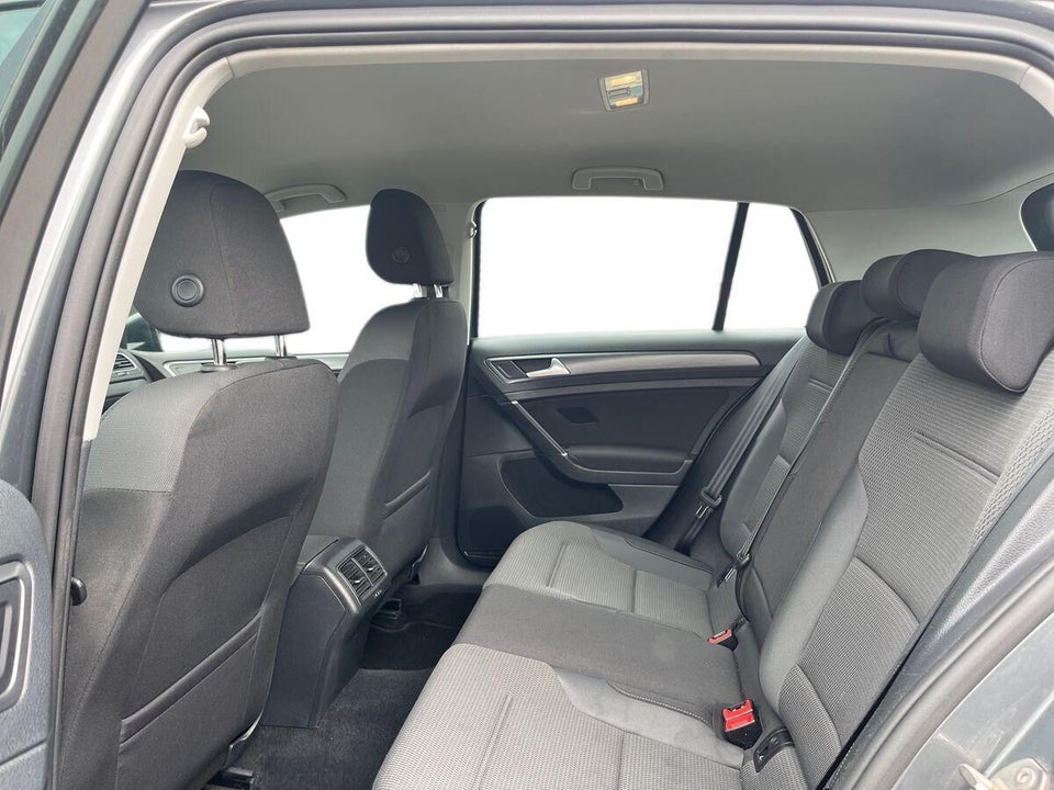 VW Golf VII 1,5 TSi 130 Comfortline Variant DSG 5d