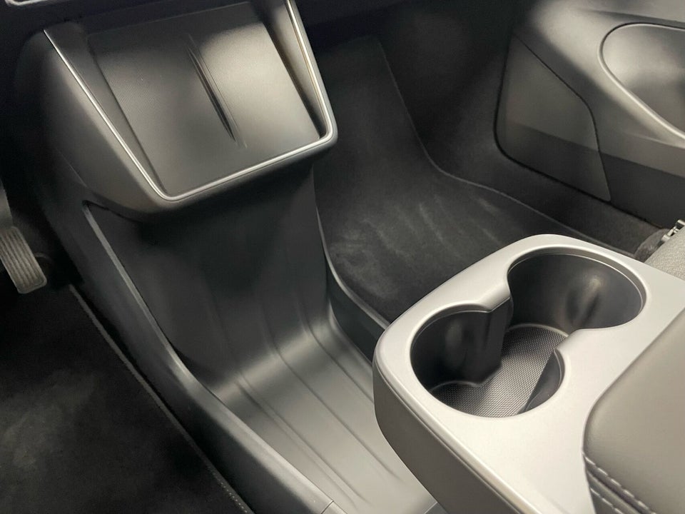 Tesla Model Y RWD 5d
