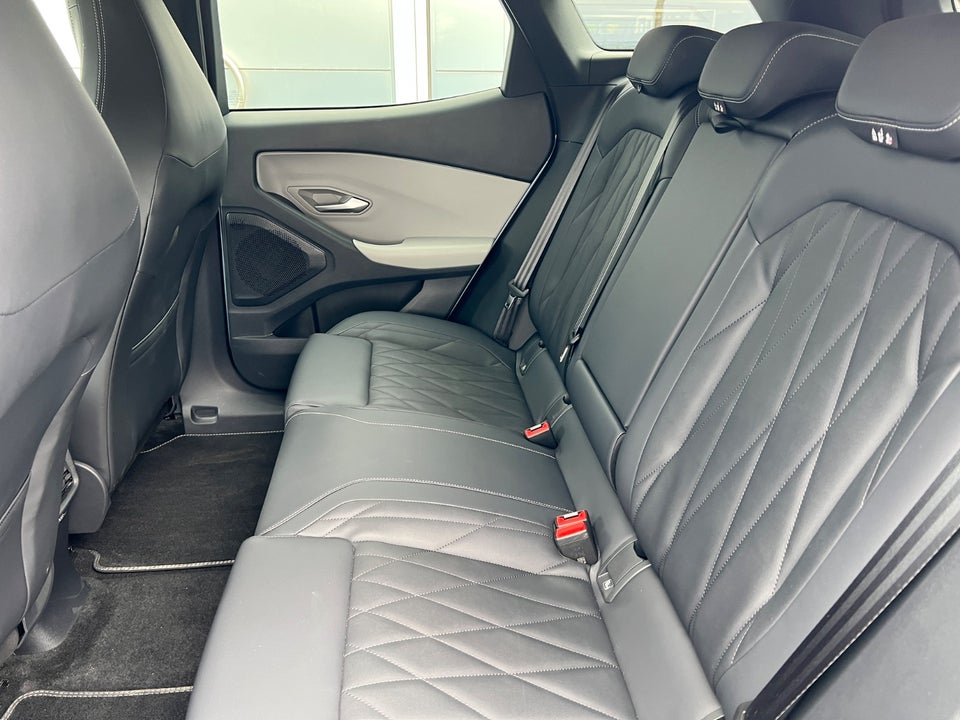 Ford Explorer 82 Premium Extended Range 5d