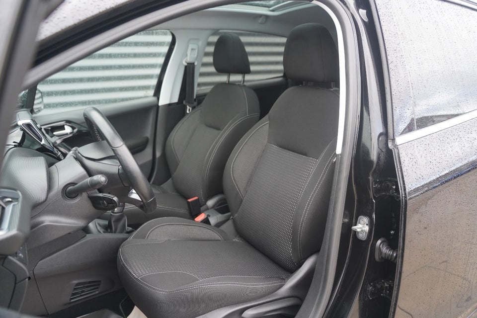 Peugeot 208 1,5 BlueHDi 100 Prestige Sky 5d