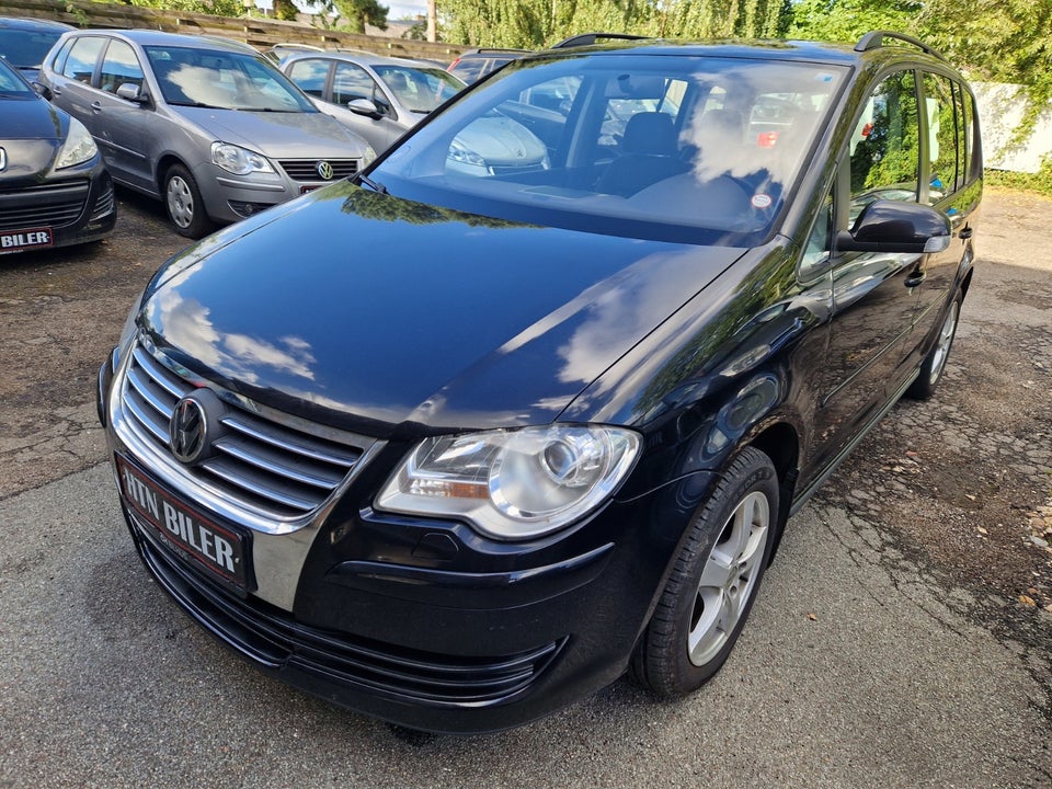 VW Touran 2,0 TDi 140 Trendline 7prs 5d