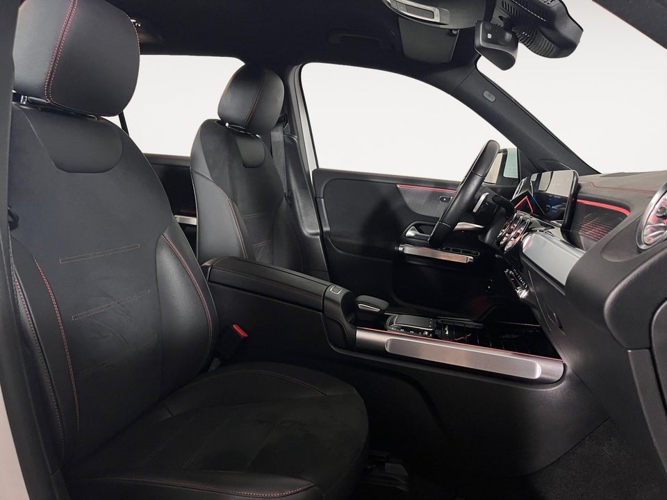 Mercedes EQB250 AMG Line 5d