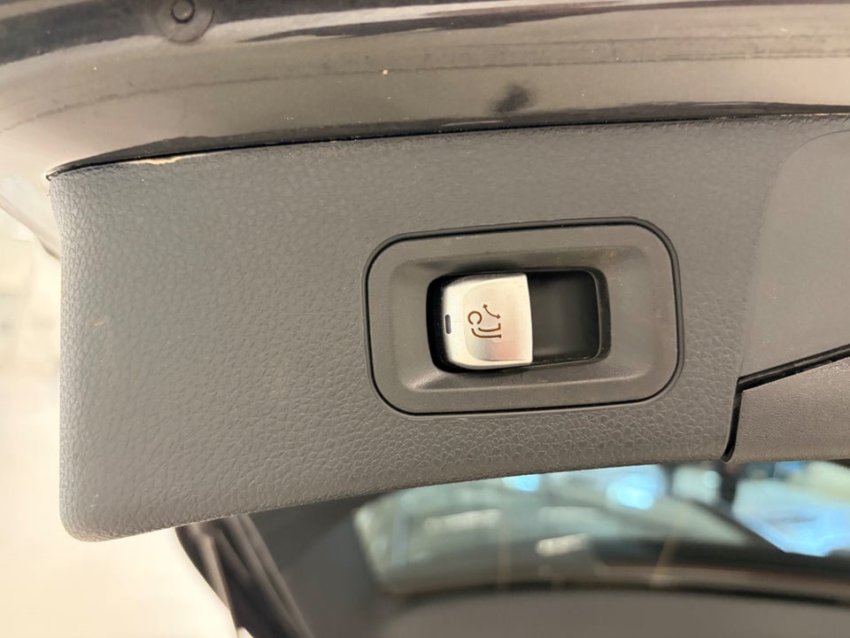 Mercedes C220 d 2,0 AMG Line Night Edition stc. aut. 5d