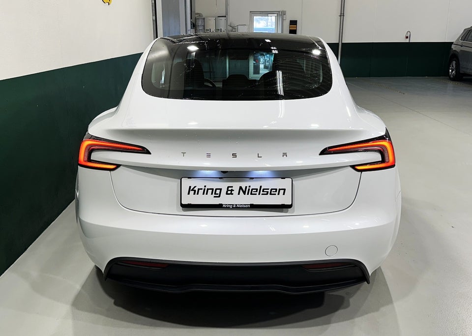 Tesla Model 3 RWD 4d