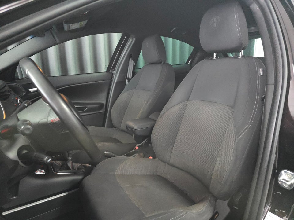 Alfa Romeo Giulietta 1,4 M-Air 170 Distinctive Sportiva 5d