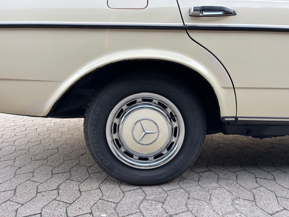 Mercedes 200 2,0  4d