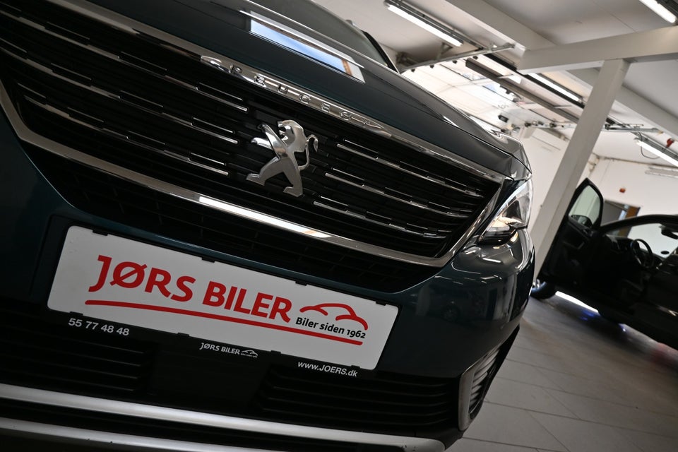 Peugeot 5008 1,2 PureTech 130 Allure 7prs 5d