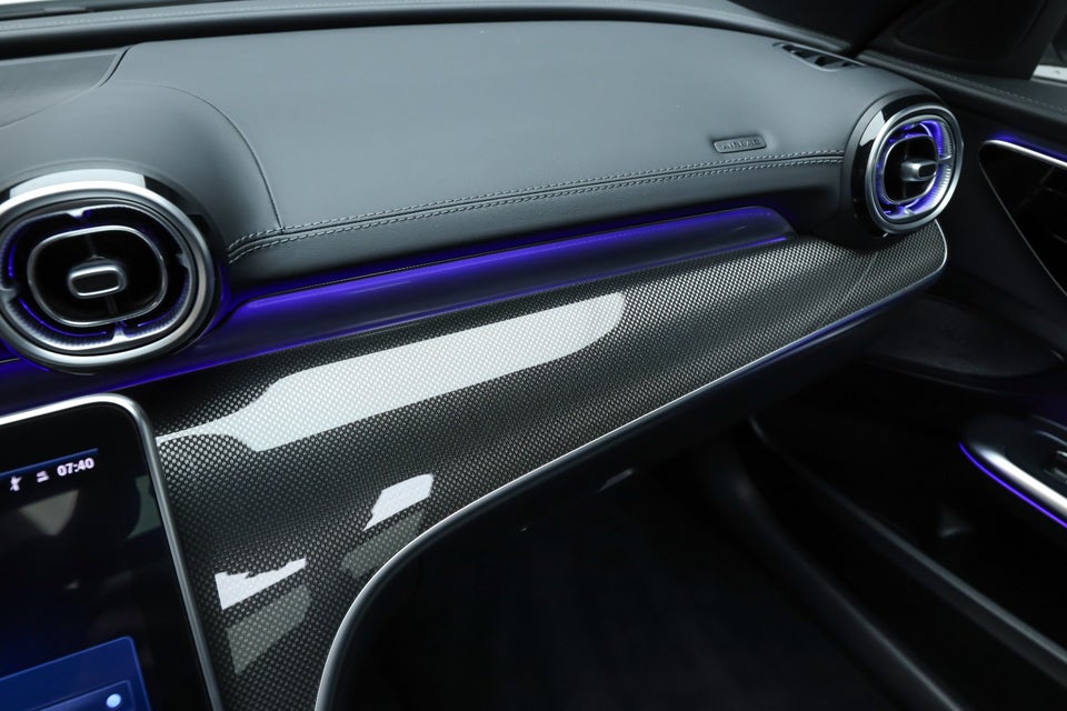 Mercedes C300 e 2,0 AMG Line stc. aut. 5d