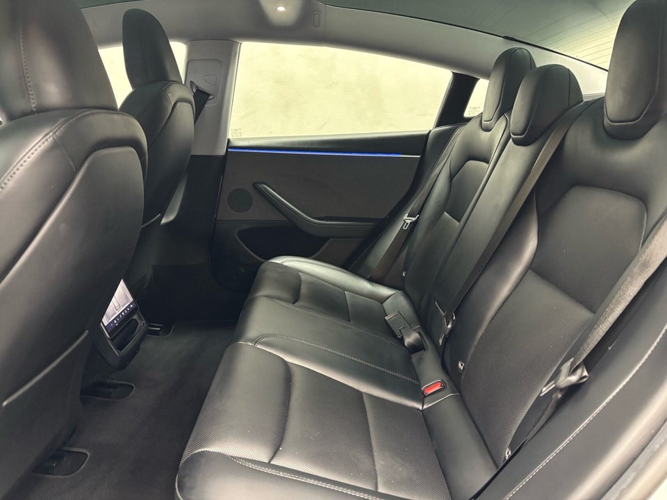 Tesla Model 3 RWD 4d