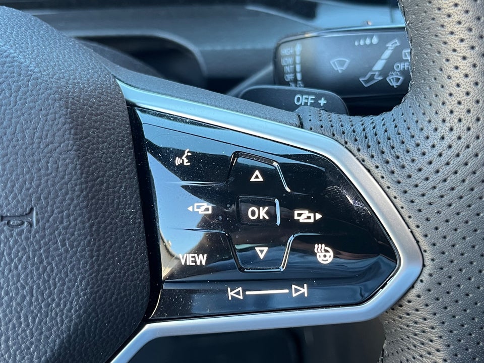 VW Golf VIII 1,4 GTE DSG 5d