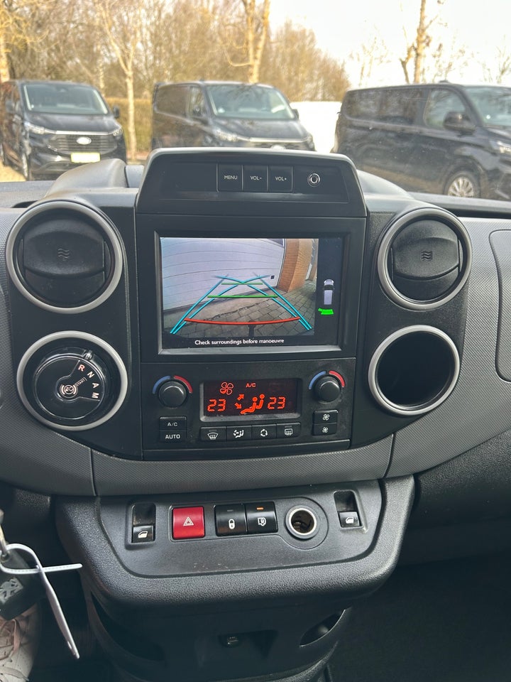 Peugeot Partner 1,6 BlueHDi 100 L1 Premium ESG Van 5d