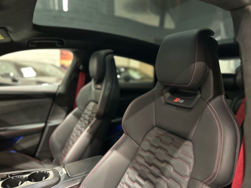Audi RS e-tron GT quattro 4d