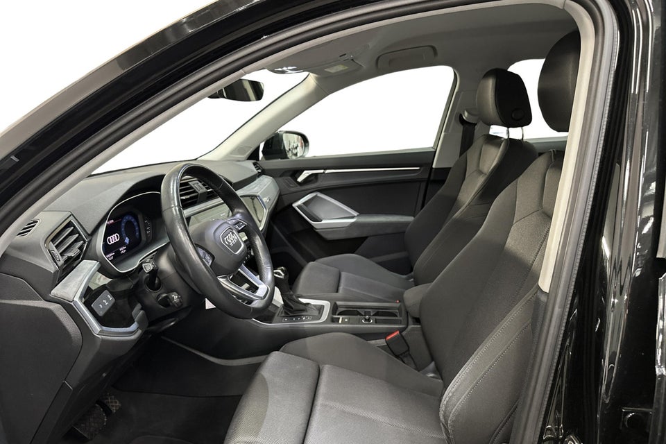 Audi Q3 45 TFSi e Attitude plus S-tr. 5d