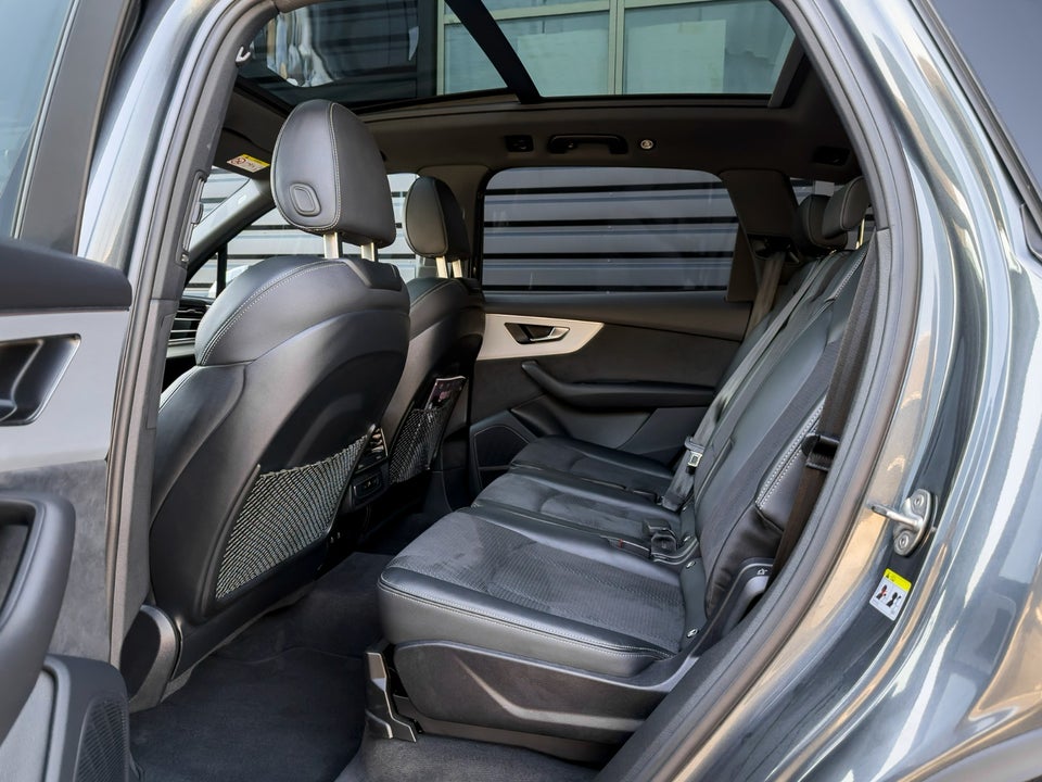 Audi Q7 55 TFSi e S-line quattro Tiptr. 5d