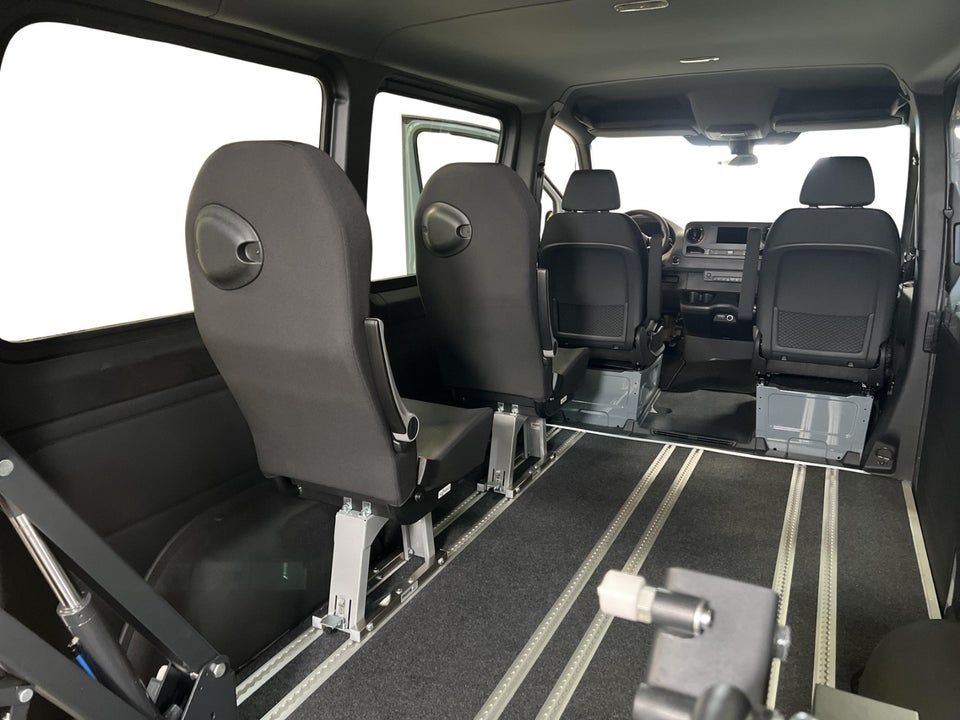 Mercedes Sprinter 215 2,0 CDi A1 Tourer aut. RWD